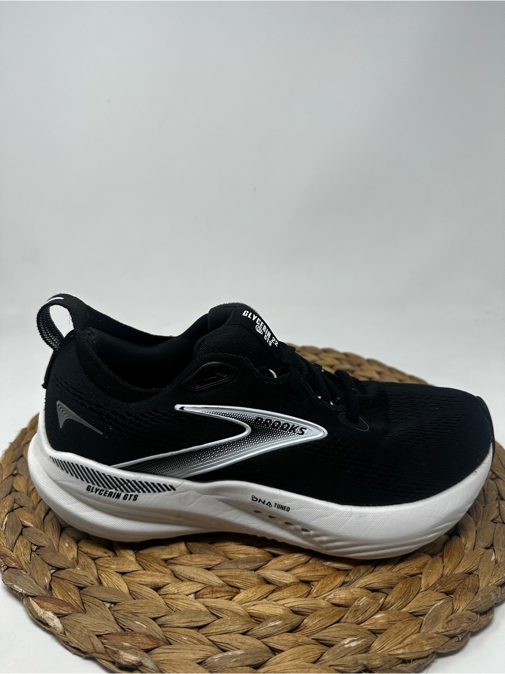 BROOKS Glycerin GTS 22 Running Shoes Black White Size 8.5 Women's